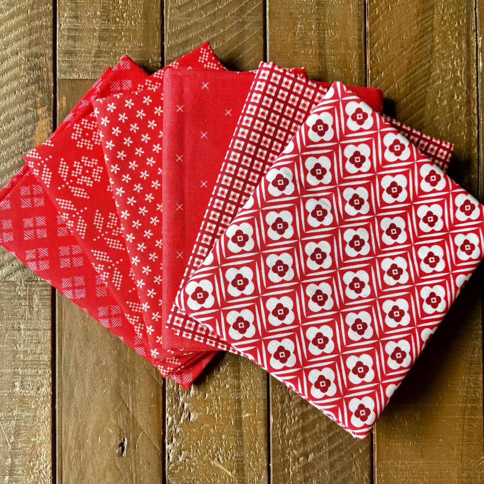 Lori Holt Riley Blake Red Colorway Bee Bundle, Piece and Plenty Pre-cut ...