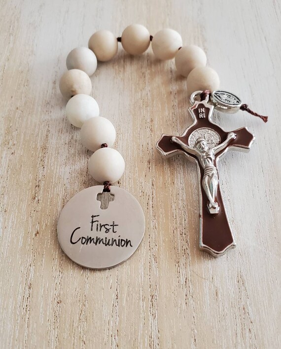 Capgoost Rosario per comunione, collana con perle con croce cattolica, battesimo, rosario con sacchetto regalo, elegante collana di preghiera