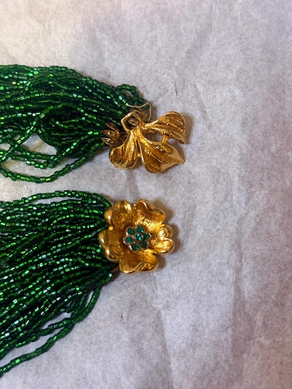 Vintage Emerald green multi-strand seed bead necklace View 3
