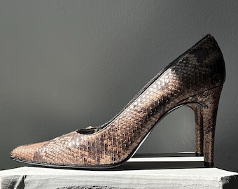 90s Snakeskin Leather Heels, Animal Print Pointed Toe Pumps, Size 8.5