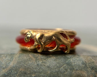 Vintage Goldtone Jaguar Ring with Insert