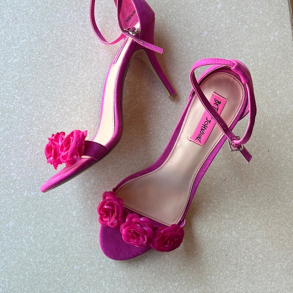 Vintage Betsey Johnson Pink Rosette Heels | Designer 90's Runway - Size 8.5