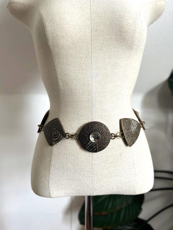 Vintage Silver Tone Black Gemstone Medallion Chain Belt Gothic Boho Adjustable Vintage Style Black Stone Chain Belt Antiqued Silver Tone  main image 2