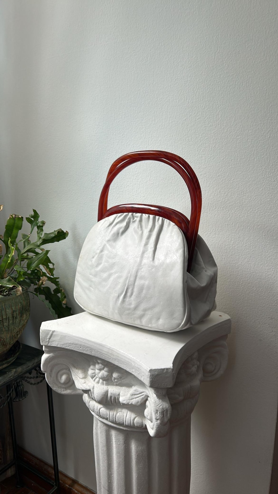 Vintage Round Leather Purse Bakelite Handle Handbag - Etsy