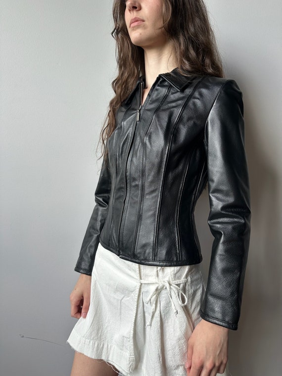 Vintage Cropped Fitted Leather jacket