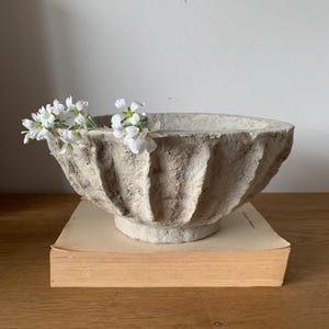 Ciotola decorativa in cartapesta fatta a mano wabi sabi stile japandi eco design zero rifiuti
