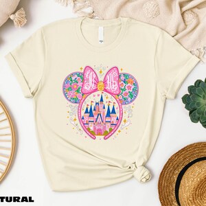 Disney Schloss Shirt, Magic Kingdom Sweatshirt, Süßer Minnie Maus Pullover, Minnie Ohren T-Shirt, Disneyland Girls Trip Comfort Colors T-Shirt Bild 3