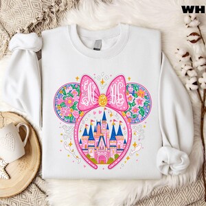 Disney Schloss Shirt, Magic Kingdom Sweatshirt, Süßer Minnie Maus Pullover, Minnie Ohren T-Shirt, Disneyland Girls Trip Comfort Colors T-Shirt Bild 4