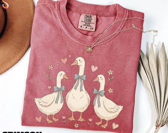Cute Goose Shirt, Farm Animal Sweatshirt, Cottagecore Gift, Silly Goose Sweater, 90s Goose Sweatshirt, Comfort Colors T-Shirt