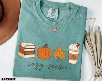 T-shirt d'automne, motif citrouille et café, pull d'automne, cadeau pour les lecteurs, t-shirt aux couleurs apaisantes