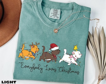T-shirt « Tout le monde aime Noël », pull chat Disney, sweat-shirt de Noël, t-shirt Disney Noël, t-shirt Comfort Colors