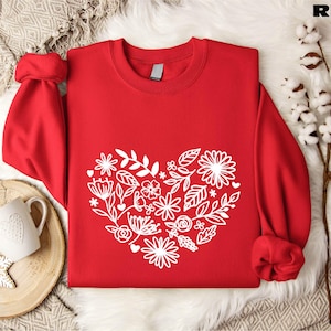 Flower Heart Sweatshirt, Flower Lover Sweatshirt, Botanical Hoodie, Valentine Day Sweatshirt, Nature Lover Shirt, Ladies Shirt, Floral Shirt