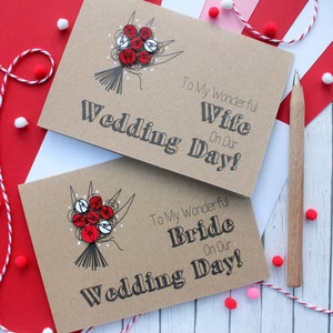 Handgemachte Hochzeitskarte, personalisiert für Braut oder Frau, mit handgefertigter Rosenstrauß-Verzierung