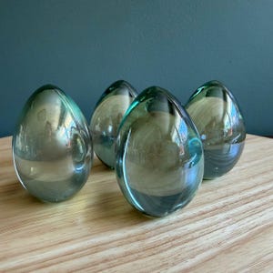 ヴィンテージ風手吹き虹色グリーンガラス製卵型ペーパーウェイト4個セット 装飾ディスプレイ