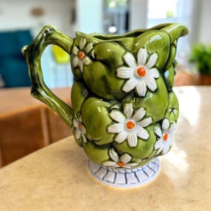 Vintage 1967 Inarco Green Apples & Daisies Ceramic Pitcher E-2863