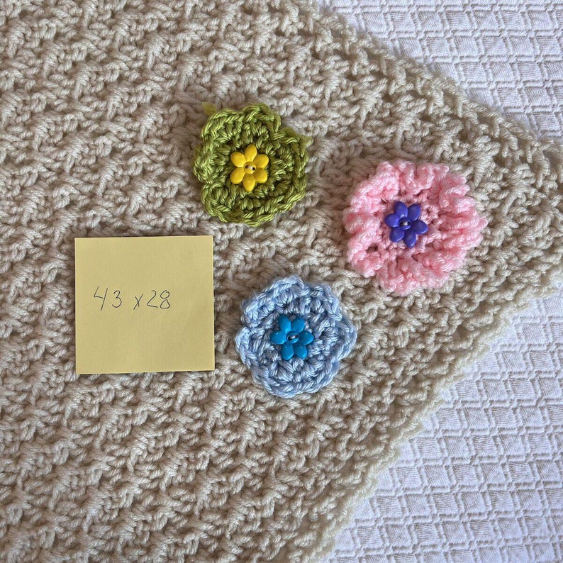 Vintage Baby Crib Blanket Afghan Lap Throw 3D Raised Flowers Natural 43