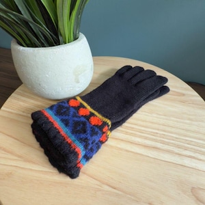 Vintage Inspired Aris Knit Gloves With Colorful Fair Isle Cuff