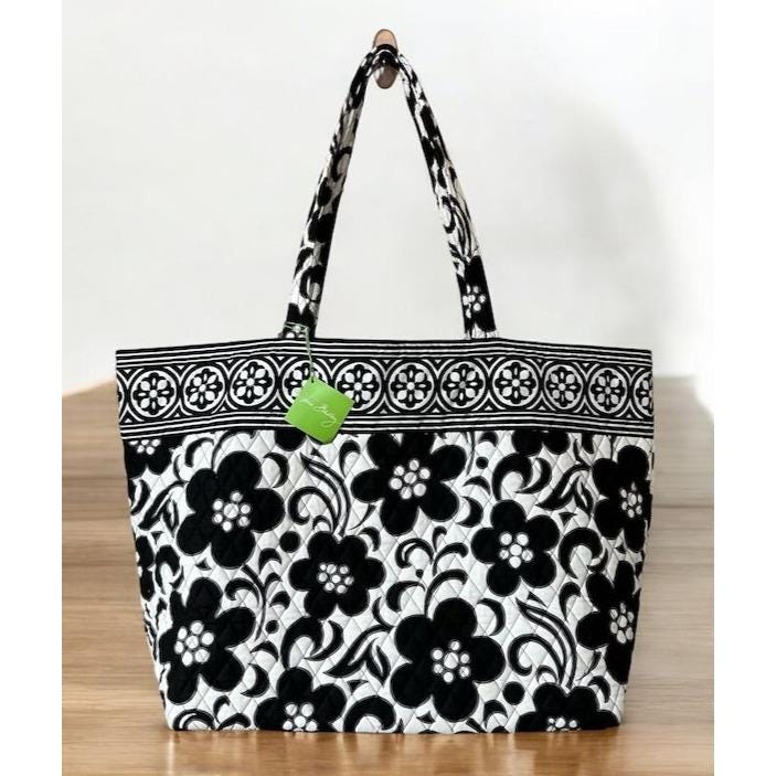 Largest vera bradley tote hotsell
