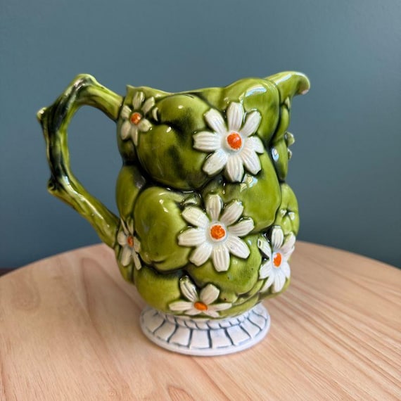 Vintage 1967 Inarco Green Apples & Daisies Ceramic Pitcher E-2863
