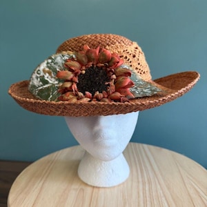 Vintage 1990s Womens Woven Straw Hat W/ Crochet Band & Faux Sunflower 22.5&quot; or L