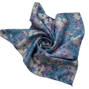 Vintage 60&#39;s Floral Pattern Square Scarf 22&quot; Square Purple Blue White