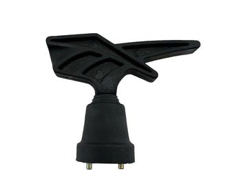 Conector de plástico negro con alas