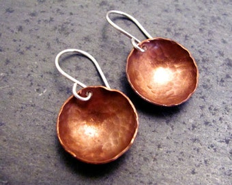 Simple copper earrings - hammered copper earrings - small copper disk earrings - everyday circle earrings - mixed metal earrings