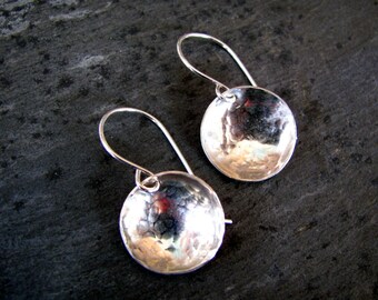 Small circle earrings - small silver earrings - simple circle earrings - everyday earrings - hammered silver earrings - minimalist earrings
