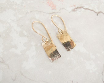 Small gold hammered earrings, tiny gold rectangle earrings, gold dangle earrings, minimalist gold hammered earrings, everyday dainty earring