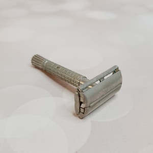 Vintage Twist Bottom Razor, Gillette