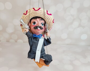 Muñeca marioneta pistolero mexicano vintage