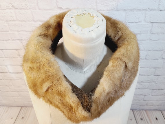 Vintage Fur Collar, Mid Century Style - image 4