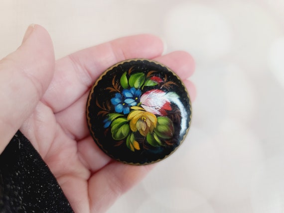 Vintage Russian Lacquered Brooch - image 5