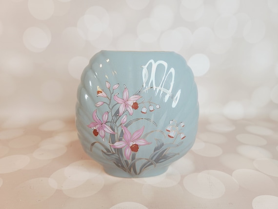 Vintage Floral Vase, Made in Japan - Etsy Canada