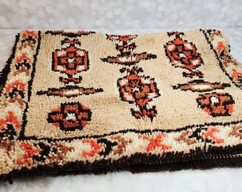 Vintage Latch Hook Rug
