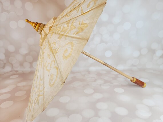 Vintage Paper Parasol - image 2