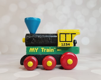 Juguete de motor de tren de madera vintage