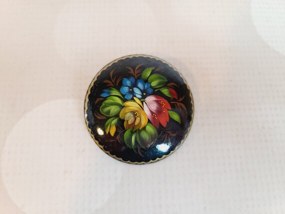 Vintage Russian Lacquered Brooch - image 1