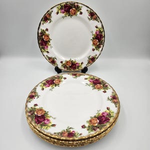 Old Country Roses Royal Albert Porcelain Dinner and Side Plates  6 persons - the most desirable pattern of English porcelain