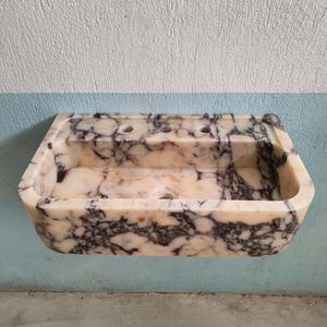 calacatta sink farmhouse