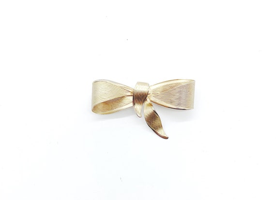 Vintage 1940s Gold Bow Tie Pin - image 1