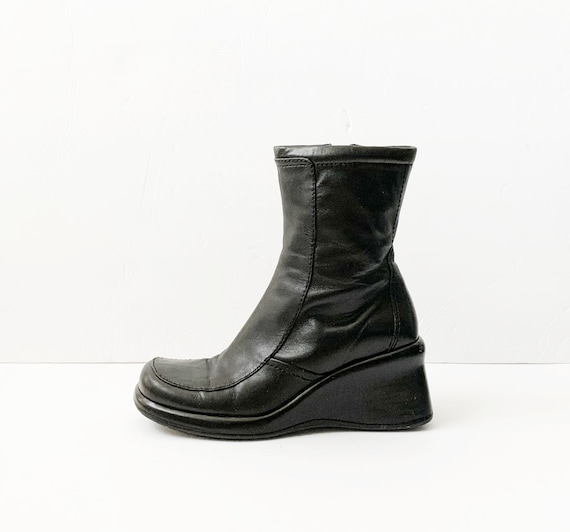 1990s Black Leather Platforms Boots