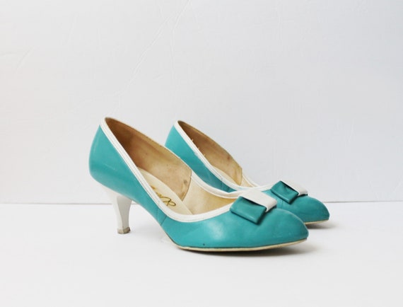 1950s Turquoise Bow Tie Pumps