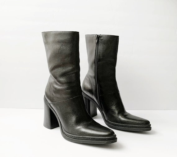 1990s MIA Black Leather Chelsea Boots