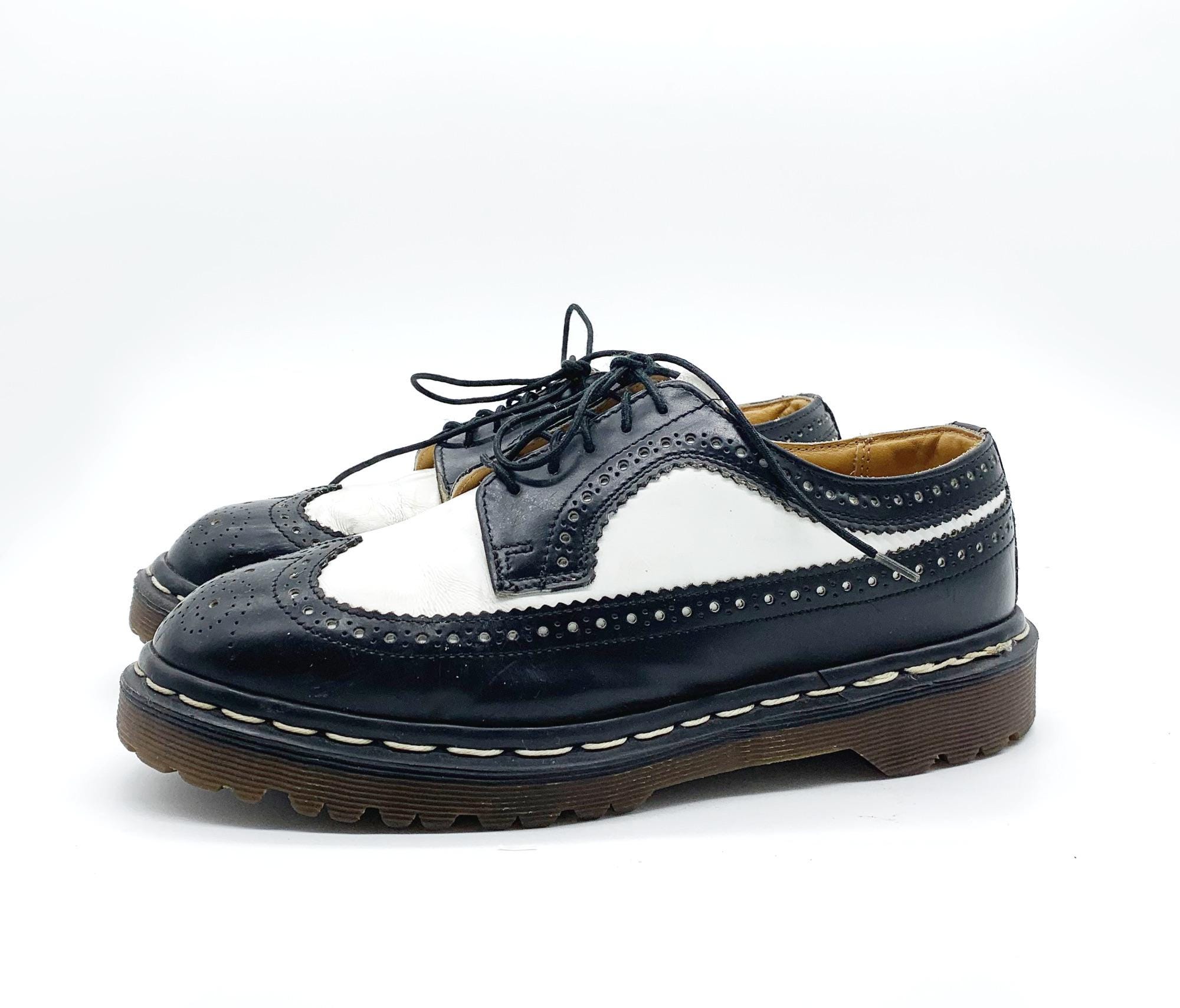 90's England Dr. Martens 5holl Wing Tip 90's England Dr. Martens 5holl Wing Tip