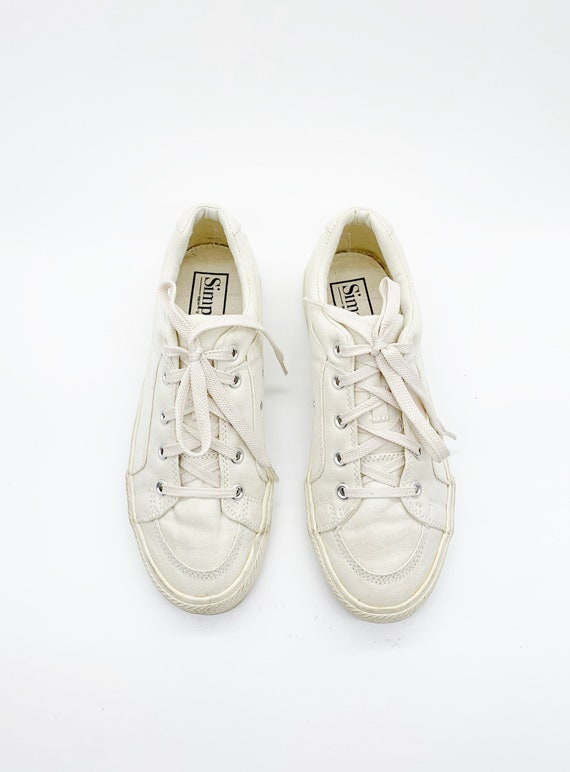 Vintage 90s Simple Shoes Off White Sneakers