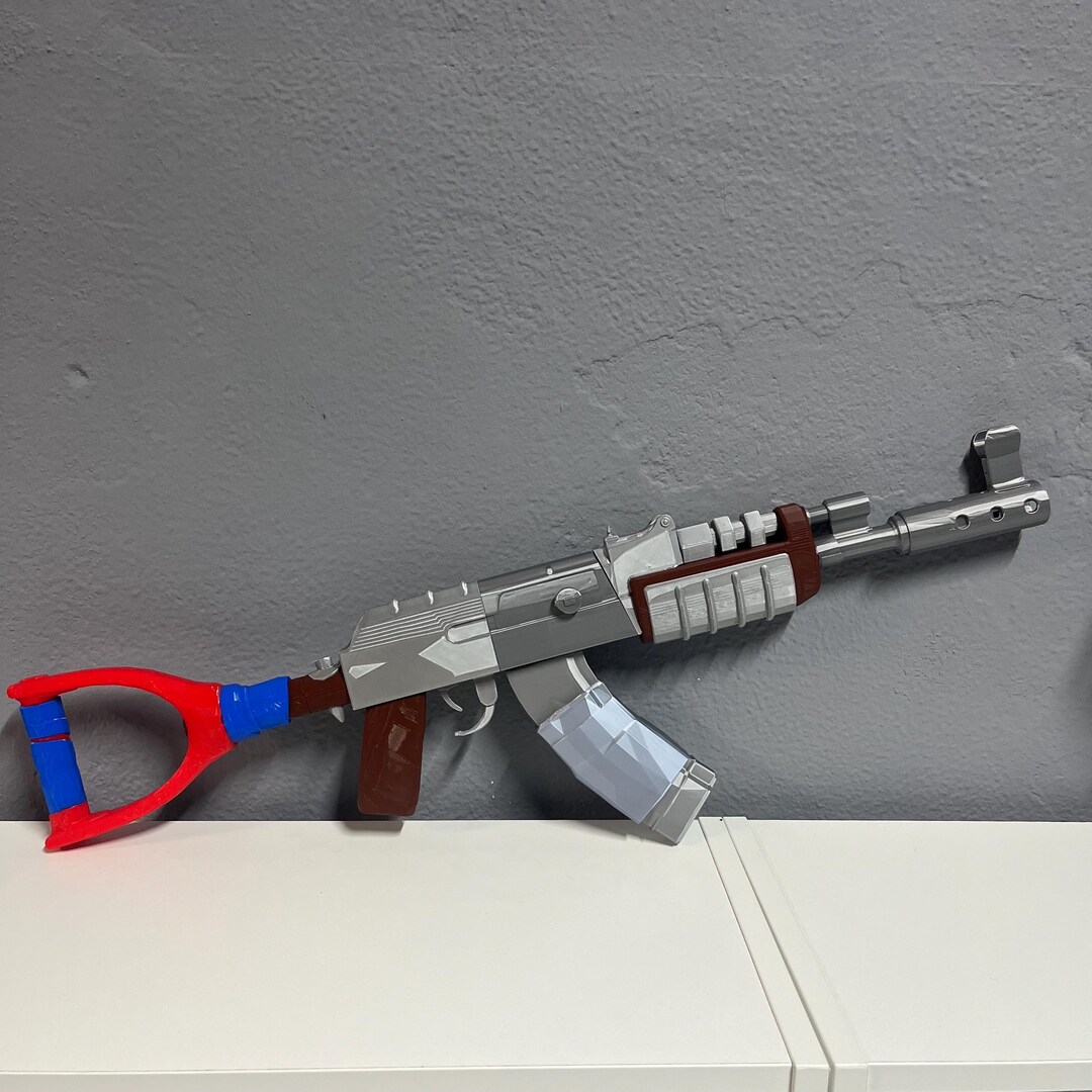 Rust Life-size AK Assault Rifle | Default Skin | 1:1 Gun Stand ...