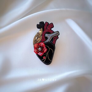 Anatomical Heart Brooch - Black Velvet Embroidered Pin with Floral Design, Ideal Gift for Healthcare Worker