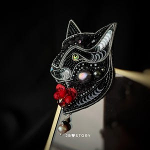 Black Panther-broche met kralen: dierentotemsieraden