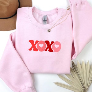XOXO Sweatshirt, Valentines Day Sweatshirt, Valentines Day Shirt Valentine Shirt for Teacher Valentines Sweater Galentines Day Gifts XOXO